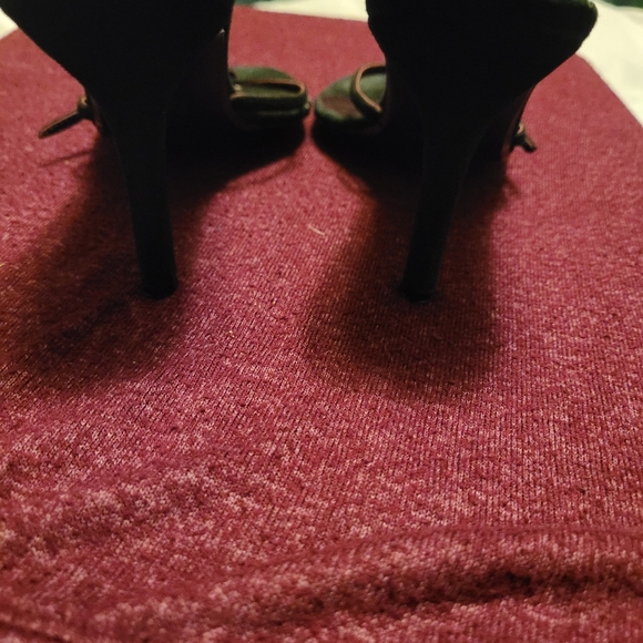 - Colin Stuart kitten heels RELISTED - Picture 2 of 6